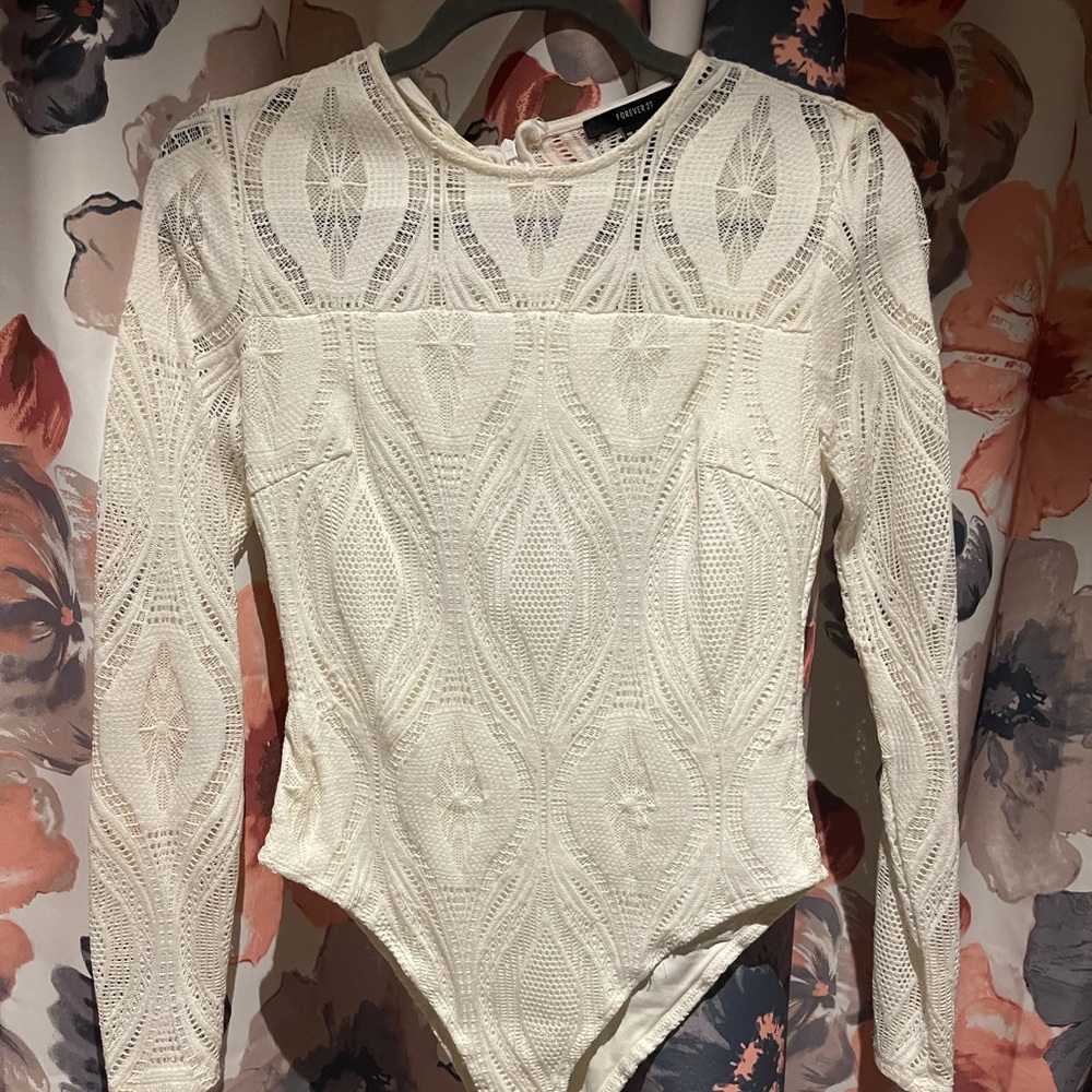 Shear design bodysuit.